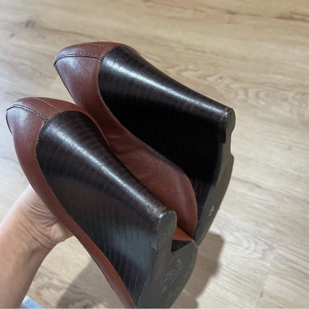 Tory Burch Selma Peep Toe Wedge Heel Shoes Size 7.5M Brown Leather